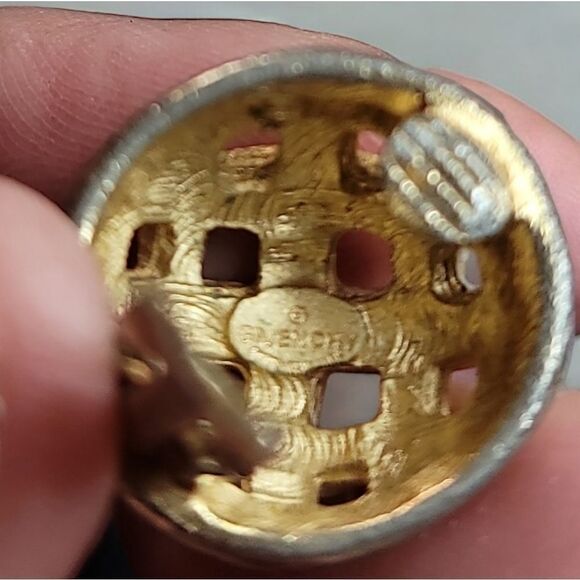 Givenchy Vintage Weave Clip on Earrings - Picture 2 of 6